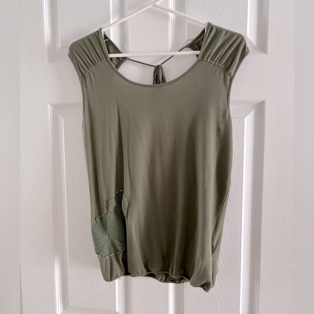 Lole Tank Top with Unique Design